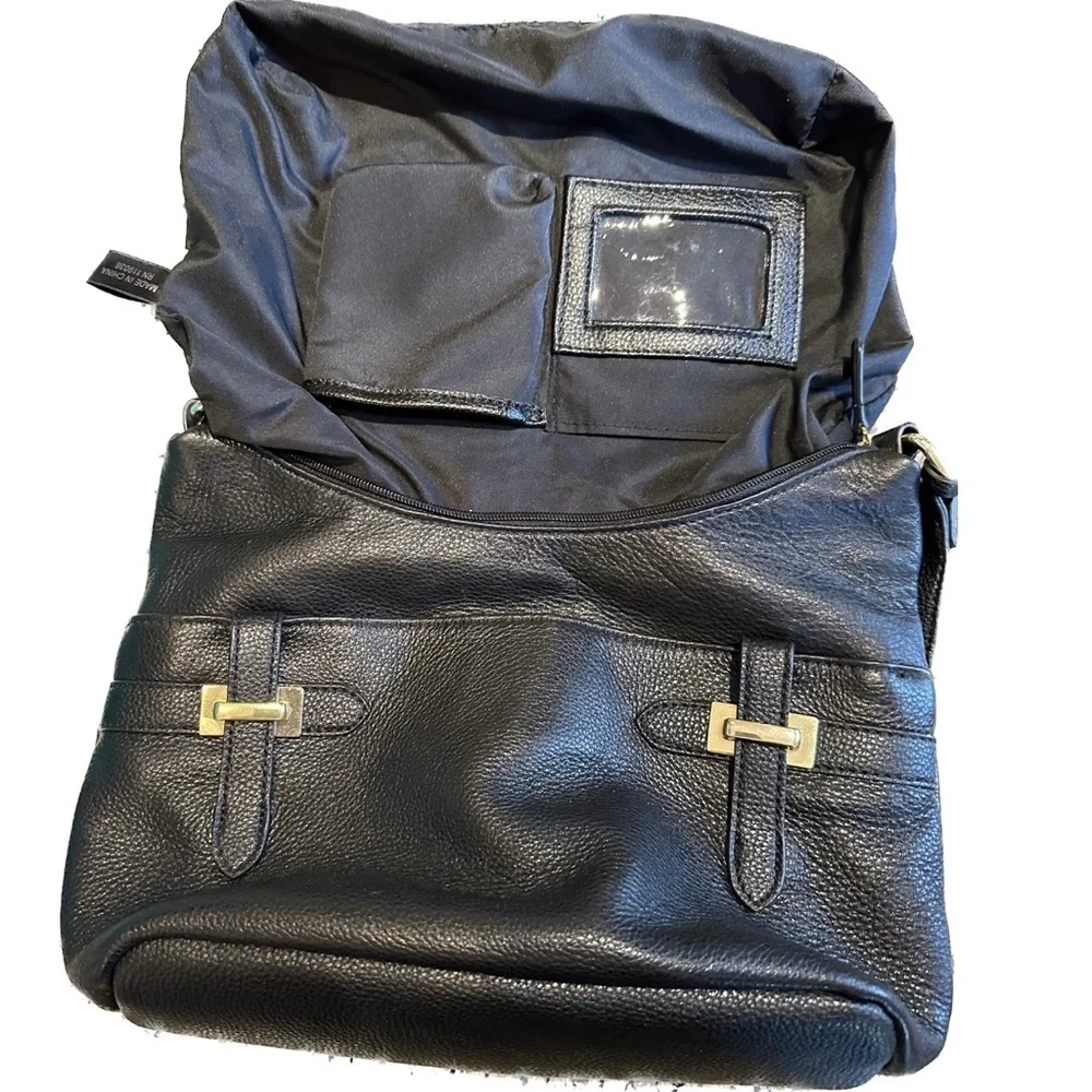 EUC Giani Bernini black leather adjustable shoulder handbag simple & classic